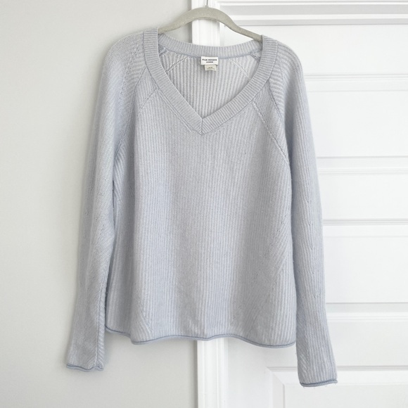 Club Monaco Cashmere Light Blue V-Neck Sweater - Picture 2 of 8